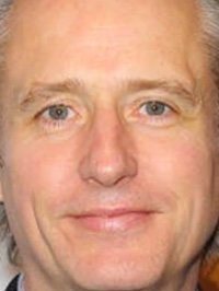 Linus Roache