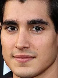 Henry Zaga