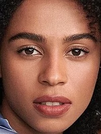Nira Oshaia