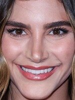Mia Challis