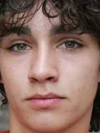 Robert Sheehan