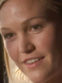Julia Stiles