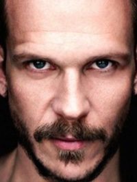 Gustaf Skarsgard