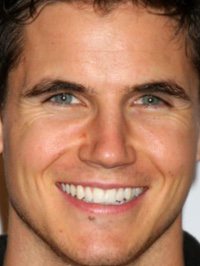 Robbie Amell