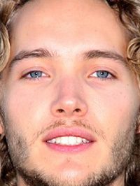 Toby Regbo