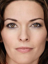 Alana De La Garza