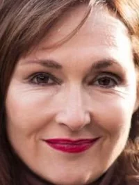 Nora Dunn