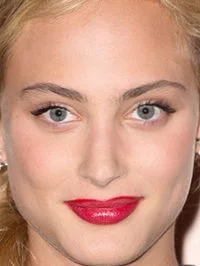 Nora Arnezeder