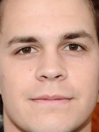 Johnny Simmons