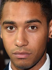 Elliot Knight