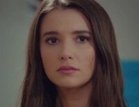 Öykü siguen luchando para estabilizar su vida con los recuerdos que empiezan a florecer, pero su vida familiar con Demir no es nada fácil en 'Mi hija'