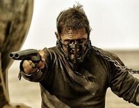 Después de una guerra termonuclear en "Mad Max: Furia en la carretera", un antigua policía intenta sobrevivir