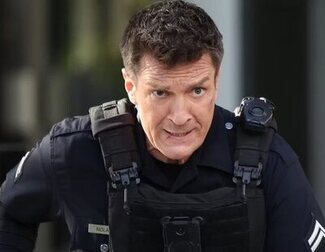 Nolan sigue formando parte de casos policiales como agente novato en 'The Rookie'