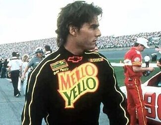 Cole Trickle es un joven piloto lleno de ambición por ganar en 'Días de trueno', donde la competitividad le jugará una mala pasada