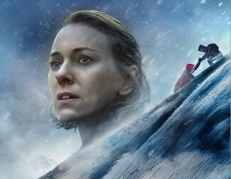 Ante una "Tormenta infinita", una escaladora desciende el Monte Washington y se encuentra con un hombre varado