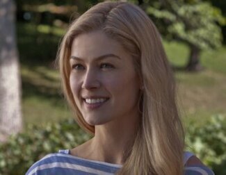 Un hombre busca a su esposa 'Perdida' mientras se convierte en el foco de un circo mediático