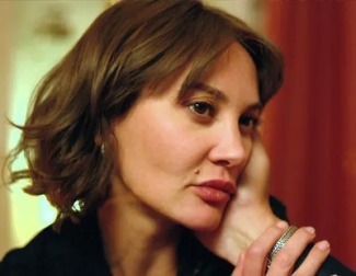 Cihan aprovecha la inocencia de su sobrino para descubrir el pasado de su cuñada en 'En tierra lejana'