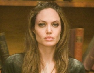 'Wanted (Se busca)' recluta a un joven para que forme parte de la Hermandad, una sociedad secreta con un extraño cometido