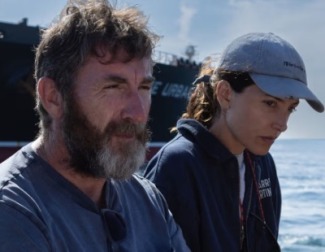 'Los Tigres' sigue a dos hermanos buceadores que tratarán de paliar su situación económica con una misión de alto riesgo