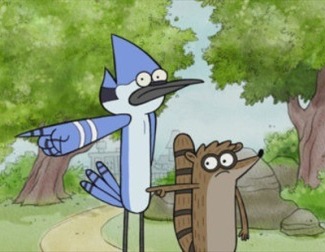 Rigby, un mapache, y Mordecai, un pájaro, viven 'Historias corrientes' mientras se encargan del mantenimiento de un parque de atracciones
