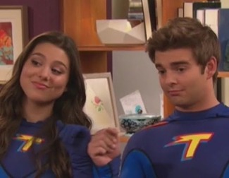 Una familia tiene que mantener sus superpoderes en 'Los thunderbolts', además de vivir una vida normal