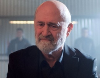 'En tierra lejana' desatará el furibundo odio de Sadakat al ver a Alya en la mesa nupcial con Cihan