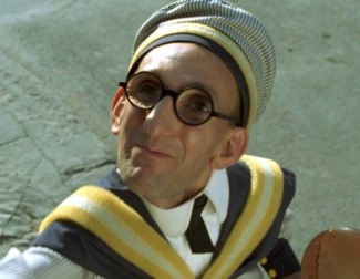 En 'La gran aventura de Mortadelo y Filemón', el doctor Bacterio sufre un robo y se dispara una alocada investigación