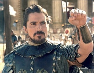 Tras descubrir su verdadero linaje, Moisés, un antiguo general, se alza contra el faraón Ramsés II en 'Éxodo: Dioses y Reyes'