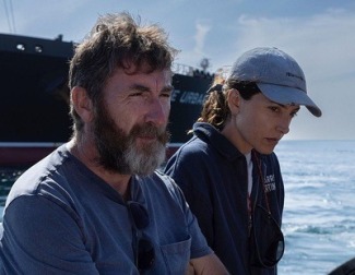 'Los Tigres' sigue a Antonio y Estrella, hermanos y buceadores, cerca de una petroquímica de Huelva