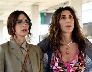 Clara y Susana deciden llevar ellas mismas a los niños de campamento, pero esta vez son ellas las que se quedan fuera del tren en 'A todo tren 2'