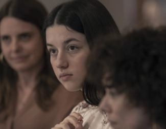 En 'Los domingos', una joven toma una decisión que compromete su futuro y divide por completo a su familia