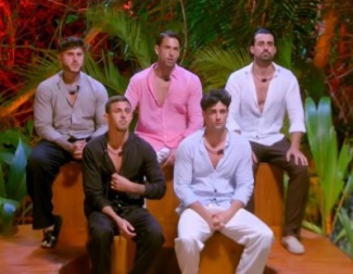 La caída en la tentación de dos protagonistas, el destierro de una de las chicas y la tercera hoguera para los chicos