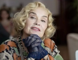 Jessica Lange es Dorothy Quincannon en "Marlowe"