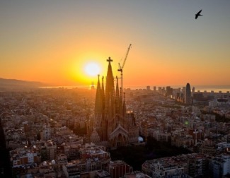 El papa bendice la Torre de Jesucristo de la Sagrada Familia
