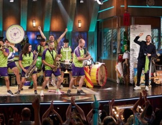 Broncano y su equipo llegan después del fútbol