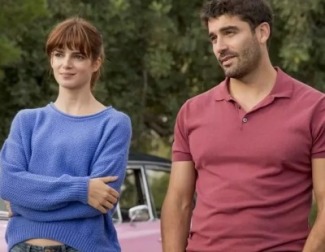 Clara Lago y Álex García en "Gente que viene y bah"