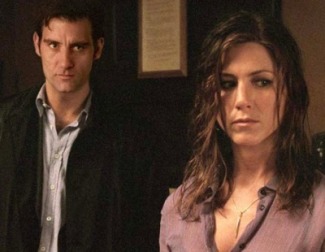 Clive Owen y Jennifer Aniston protagonizan "Sin Control"