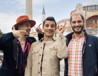 Juanjo, Sebas y Rayco viajan a Turquía para realizarse un implante capilar