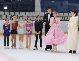 'Maestros de la costura Celebrity' se traslada al Palacio de Hielo