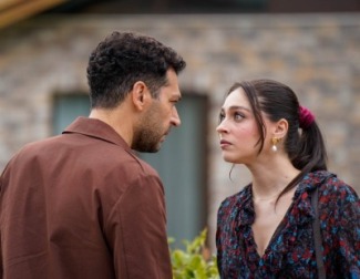 Cihan está a punto de confesar a su hermano quién es el padre de Kader
