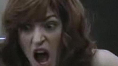 Lola se depila por primera vez