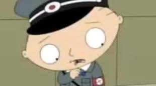 Stewie Griffin se encuentra con un pin nazi de McCain