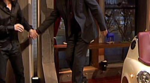 Berto - Bono de U2 versiona el libro de "La encantadora de Florencia"