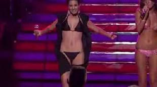 American Idol: Bikini Girl y Kara DioGuardi: "Vision of Love"