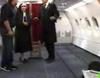 Mag Lari hace levitar a Silvia Abril dentro del avión