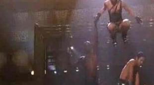 Caída de Jennifer Lopez en los AMA