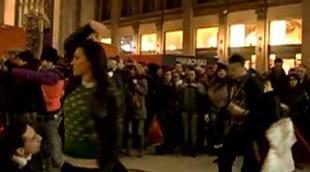 Decenas de bailarines promocionan 'Glee' en Italia