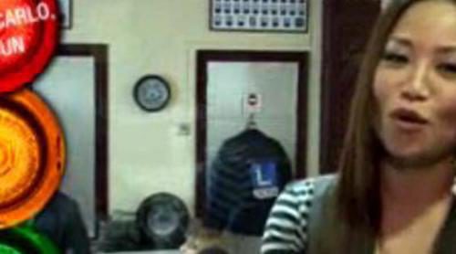 Usun Yoon recibe su primera clase teórica para sacarse el carné de conducir