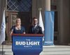 Anuncio de Bud Light para la Super Bowl 2016, con Amy Schumer y Seth Rogen