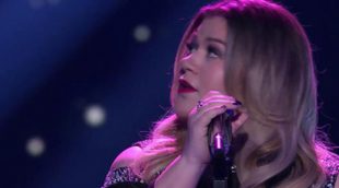 Kelly Clarkson regresa a 'American Idol' emocionando a jurado, concursantes y público con "Piece by piece"